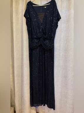 Women's Navy Sequin Evening Dress - Elegant V-Neck Gown